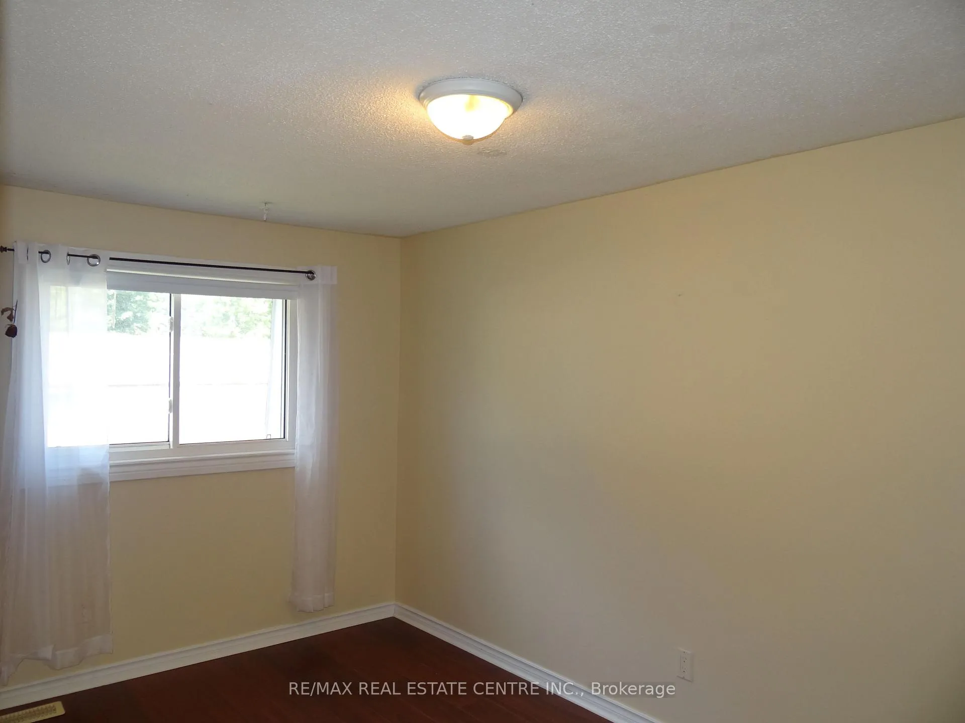 Photo 21 of 191 Kingham Road, Halton Hills, Acton — HOMEH