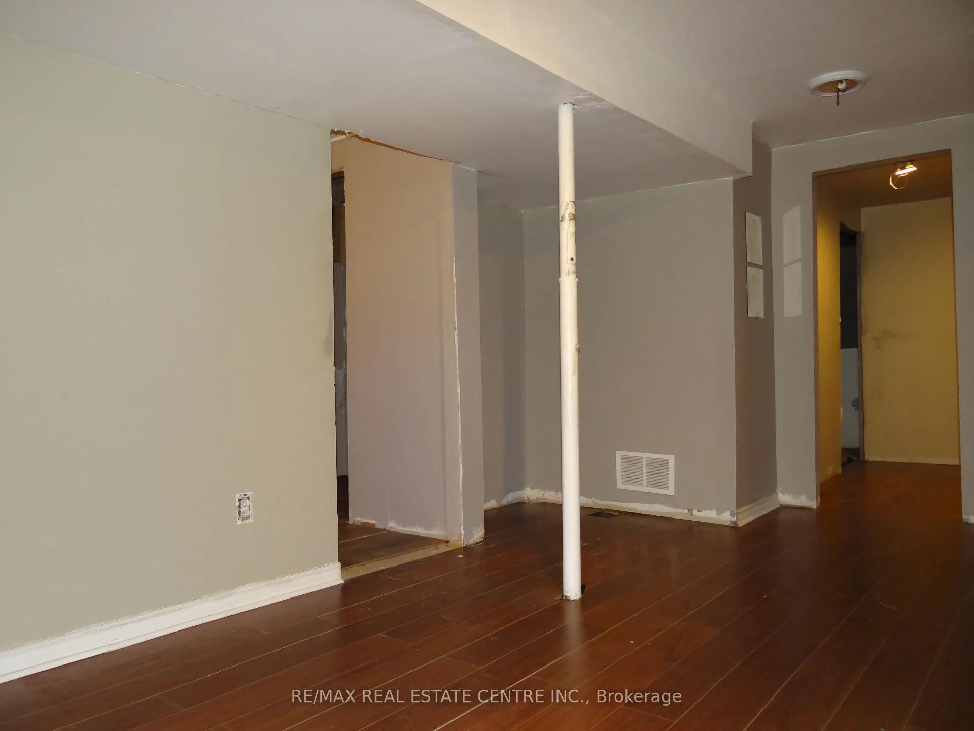 Photo 26 of 191 Kingham Road, Halton Hills, Acton — HOMEH