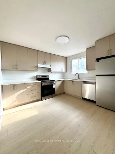 Photo 6 of Unit Upper, 115 Torrens Avenue, Toronto, East York — HOMEH
