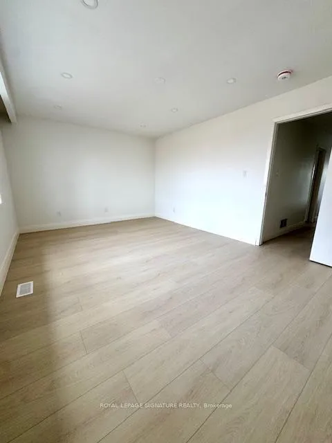Photo 10 of Unit Upper, 115 Torrens Avenue, Toronto, East York — HOMEH