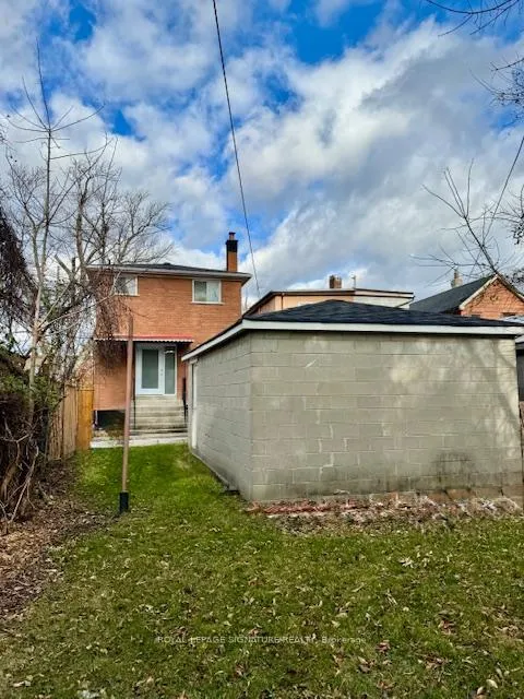 Photo 14 of Unit Upper, 115 Torrens Avenue, Toronto, East York — HOMEH