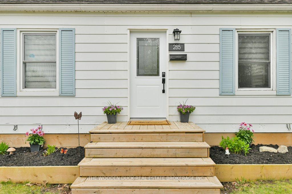 Photo 2 of 285 Kent Street, Cobourg — HOMEH