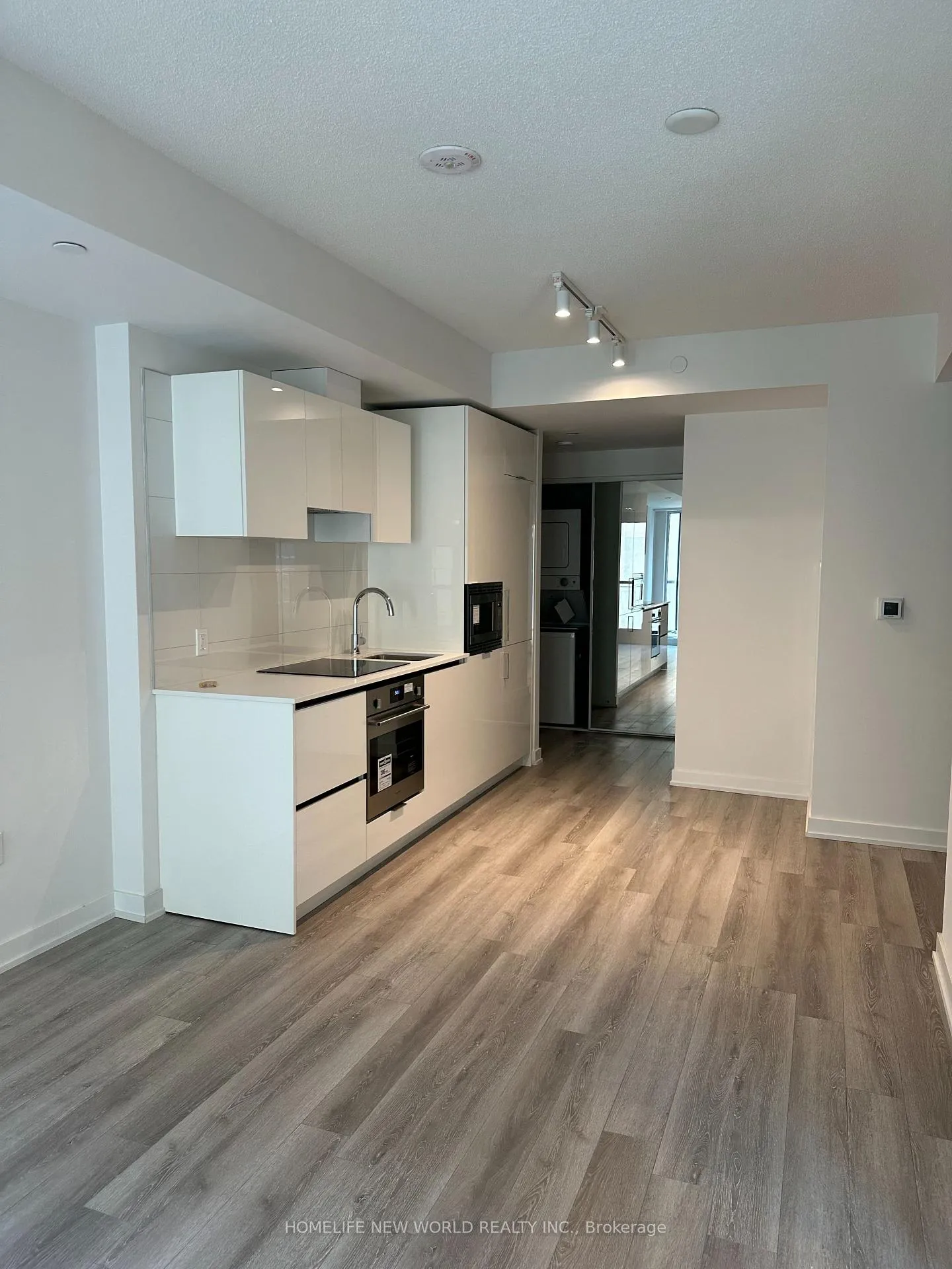 Photo 2 of Unit 901, 238 Simcoe Street, Toronto, Kensington-Chinatown — HOMEH