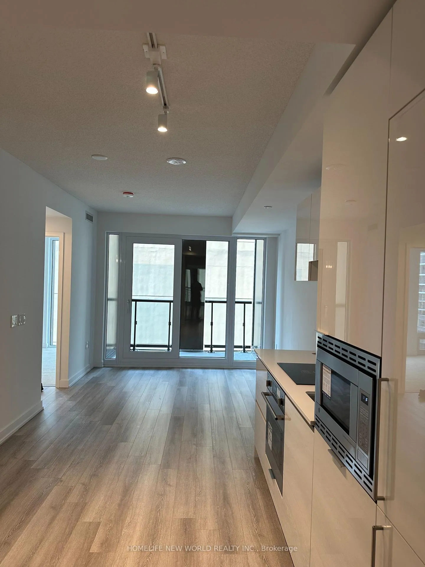 Photo 4 of Unit 901, 238 Simcoe Street, Toronto, Kensington-Chinatown — HOMEH