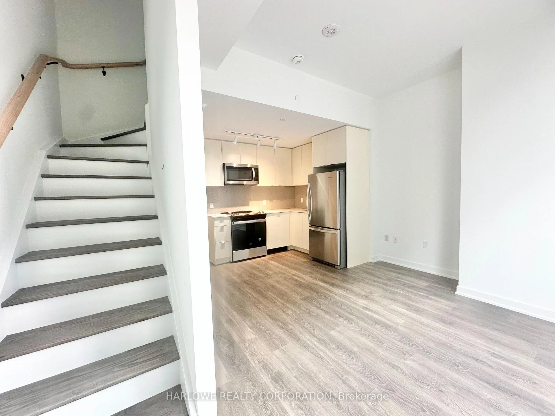 Photo 5 of Unit 170 E, 1610 Charles Street E, Whitby, Port Whitby — HOMEH