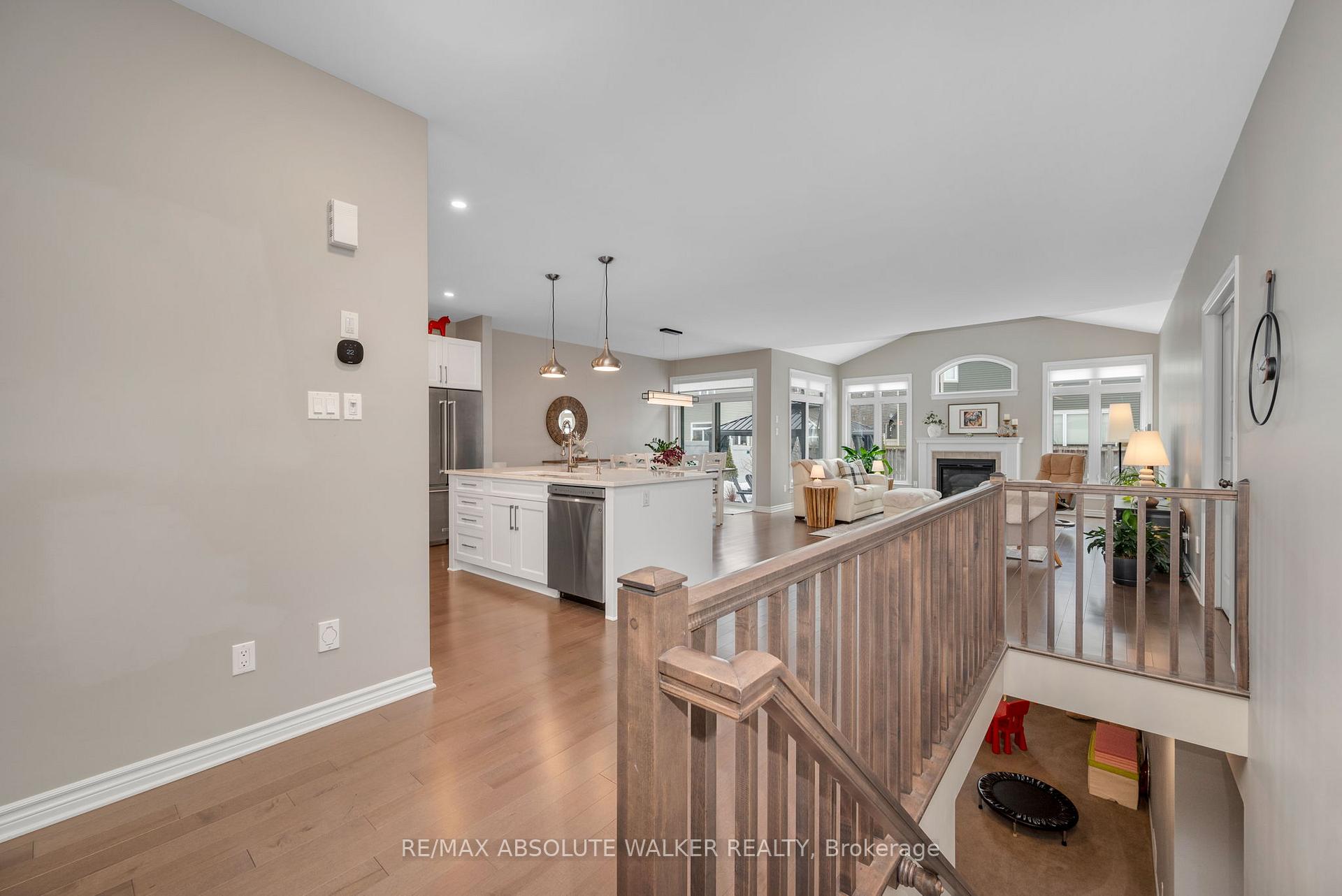 Photo 4 of 602 Rockrose Way, Ottawa, Blossom Park/Kemp Park/Findlay Creek — HOMEH