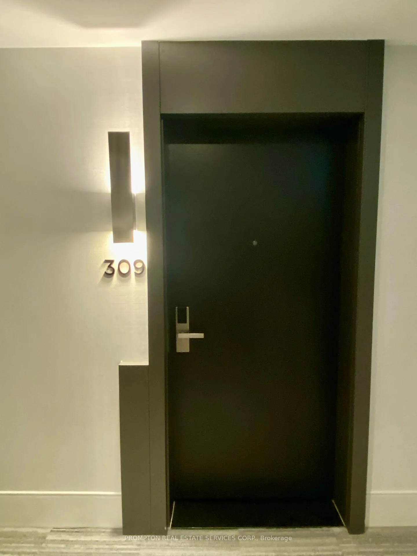 Photo 2 of Unit 309, 38 Water Walk Drive, Markham, Unionville — HOMEH