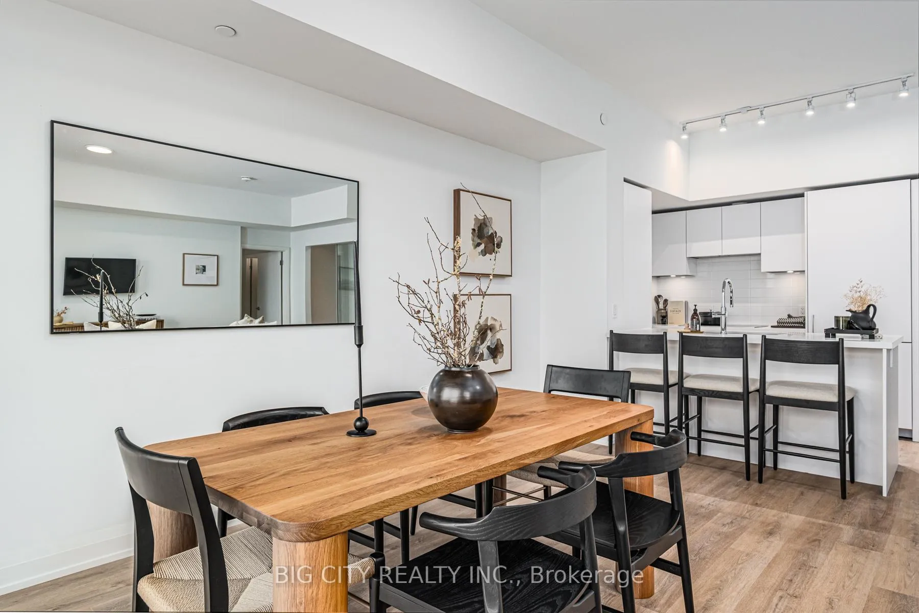 Photo 10 of Unit 615, 36 Brentcliffe Road, Toronto, Thorncliffe Park — HOMEH