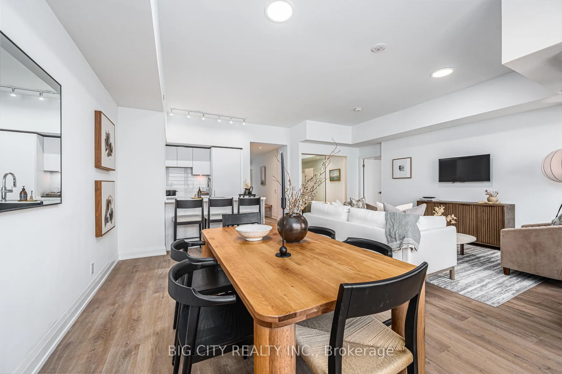 Photo 11 of Unit 615, 36 Brentcliffe Road, Toronto, Thorncliffe Park — HOMEH