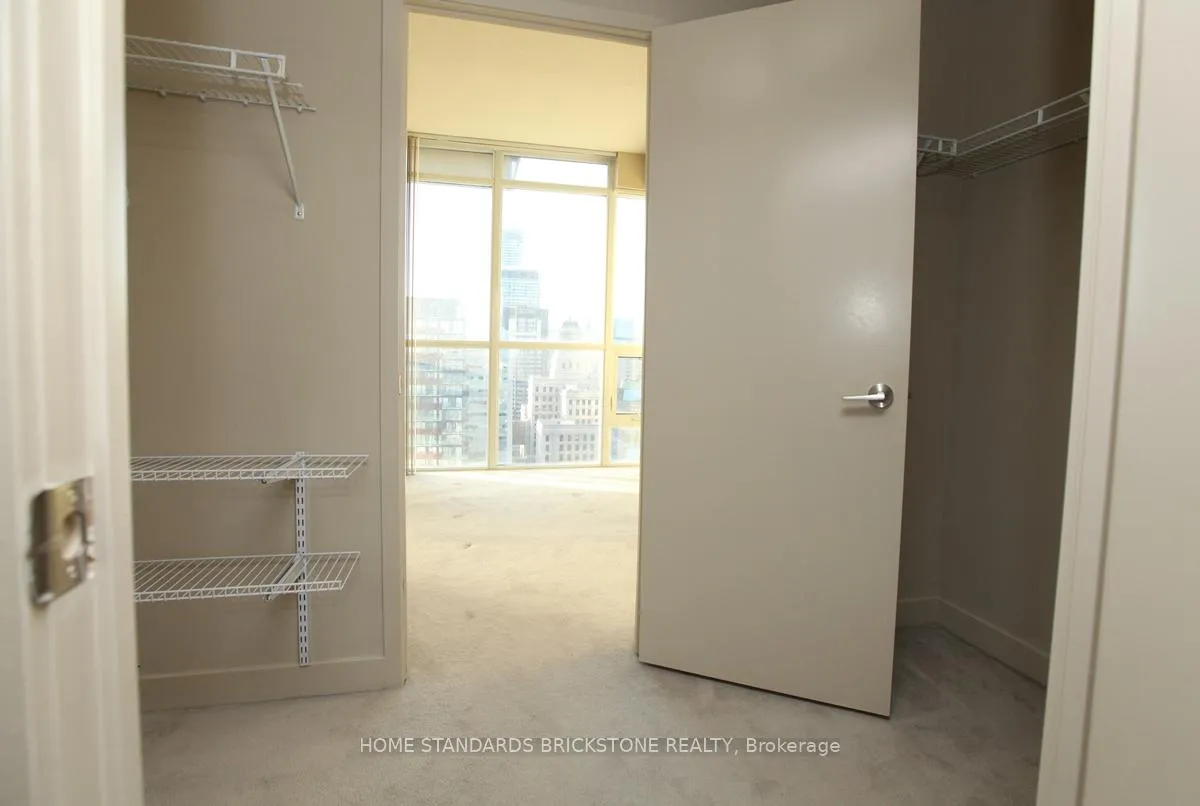 Photo 7 of Unit 2506, 126 Simcoe Street, Toronto, Waterfront Communities — HOMEH