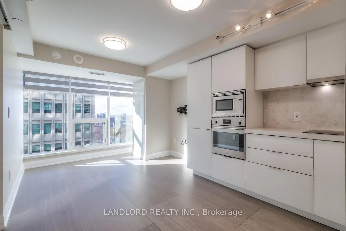 Front of Unit 1914, 955 Bay Street