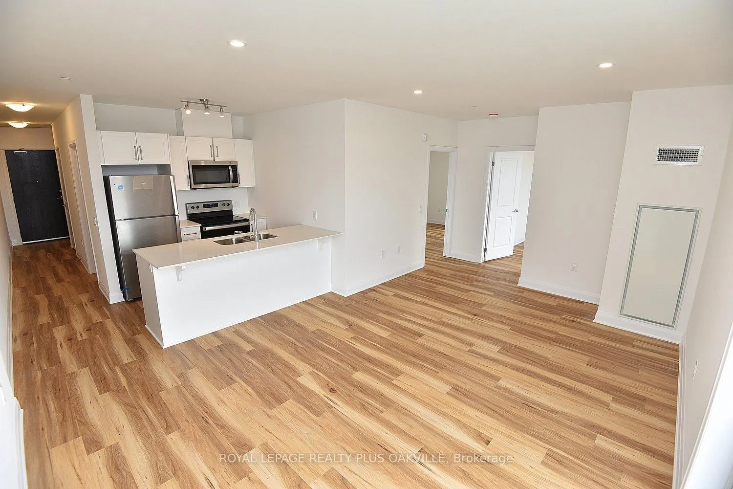 Photo 5 of Unit 519, 1936 Rymal Road E, Hamilton, Stoney Creek Mountain — HOMEH