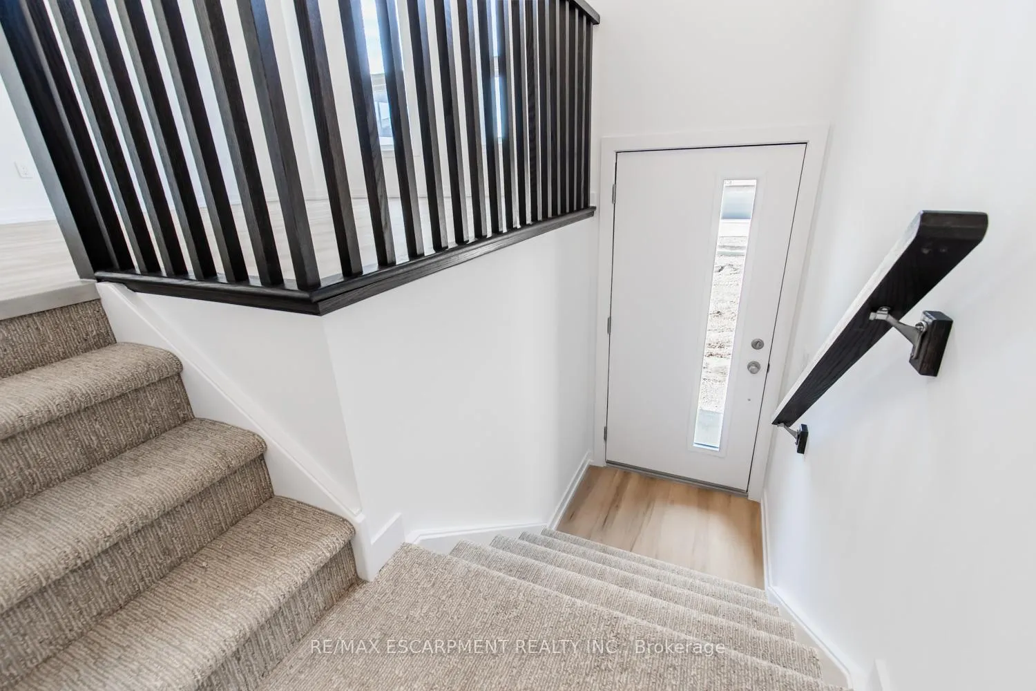 Photo 3 of Unit 37, 70 Kenesky Drive, Hamilton, Waterdown — HOMEH