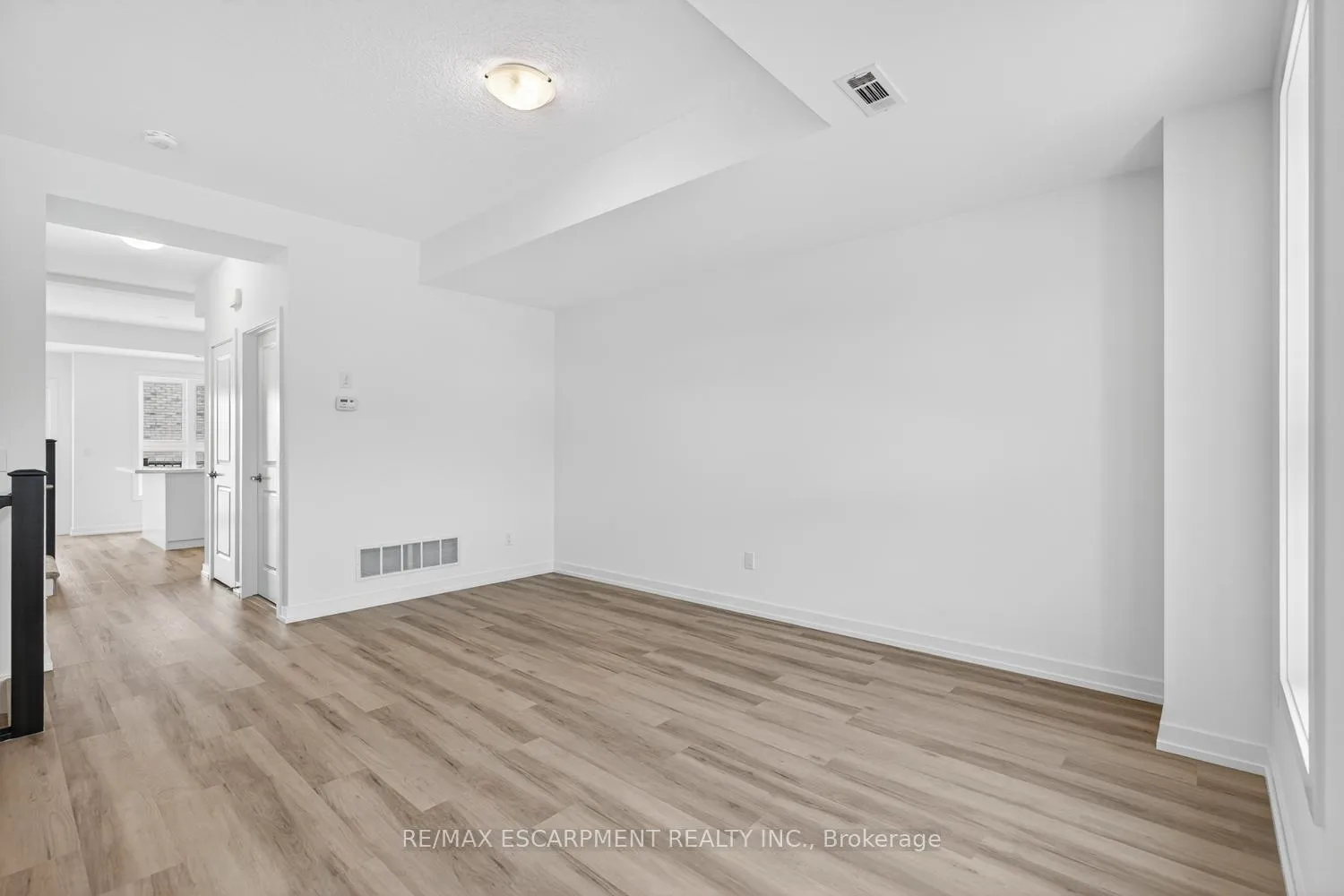 Photo 7 of Unit 37, 70 Kenesky Drive, Hamilton, Waterdown — HOMEH