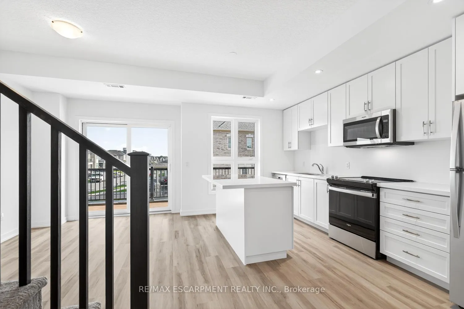 Photo 9 of Unit 37, 70 Kenesky Drive, Hamilton, Waterdown — HOMEH