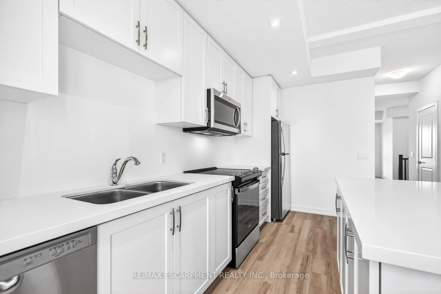 Photo 14 of Unit 37, 70 Kenesky Drive, Hamilton, Waterdown — HOMEH