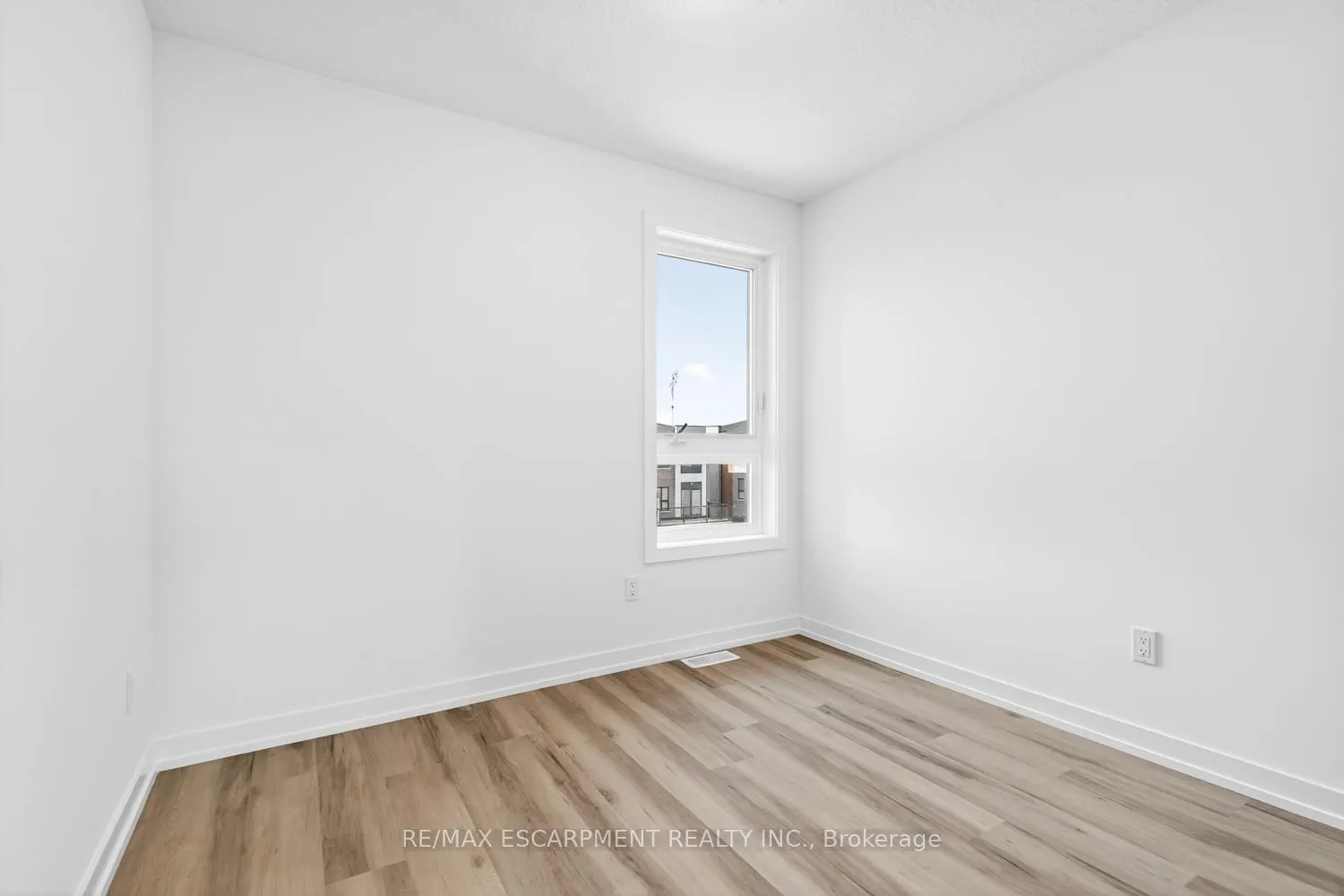 Photo 33 of Unit 37, 70 Kenesky Drive, Hamilton, Waterdown — HOMEH