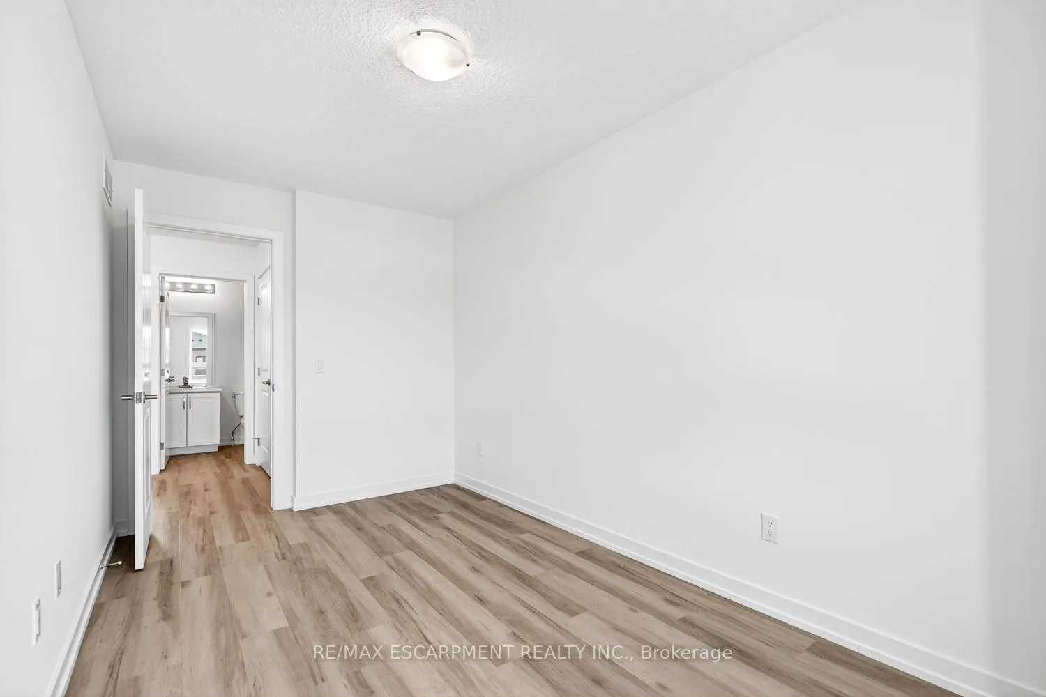 Photo 34 of Unit 37, 70 Kenesky Drive, Hamilton, Waterdown — HOMEH