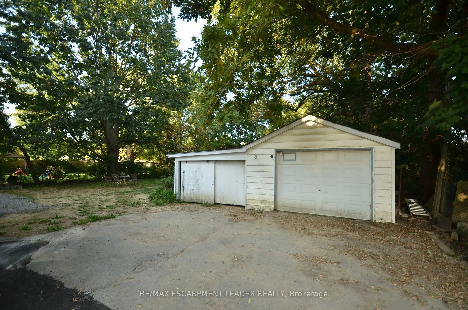 Photo 5 of 490 Springbrook Avenue, Hamilton, Ancaster — HOMEH