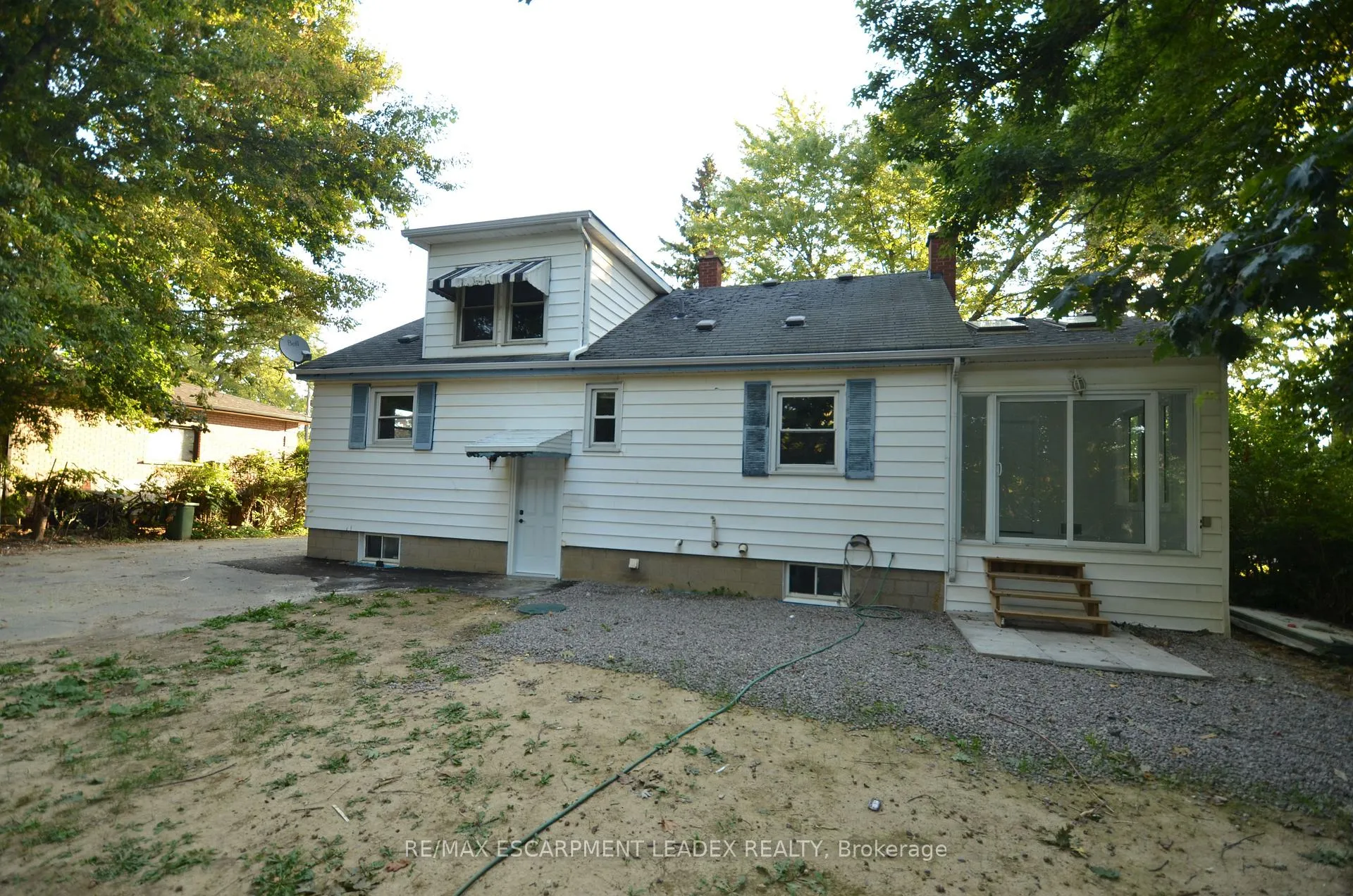 Photo 6 of 490 Springbrook Avenue, Hamilton, Ancaster — HOMEH