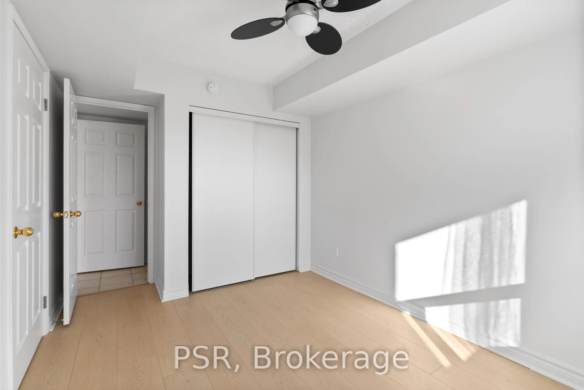 Photo 11 of Unit 303, 160 Wellington Street E, Aurora, Aurora Village — HOMEH