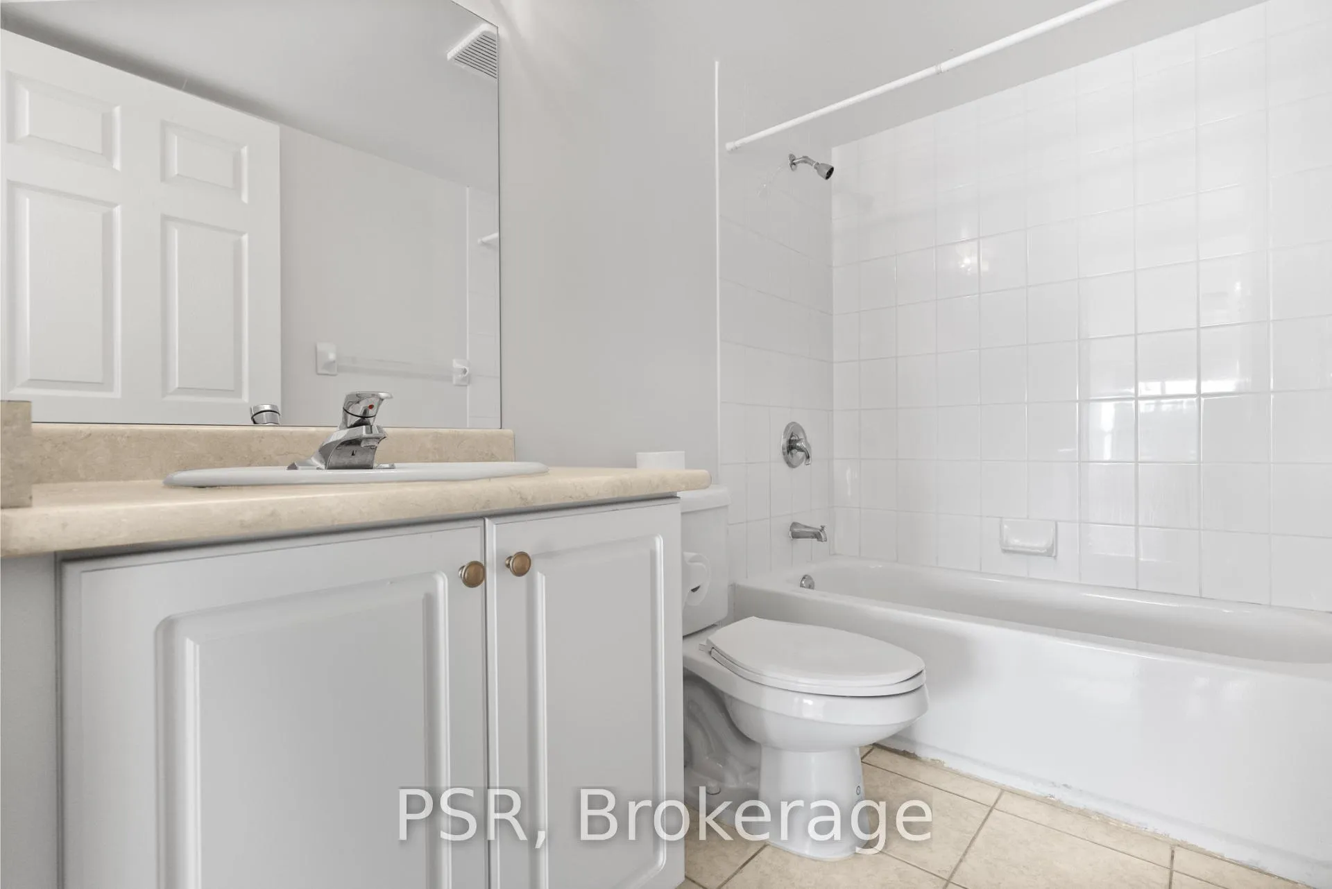 Photo 17 of Unit 303, 160 Wellington Street E, Aurora, Aurora Village — HOMEH