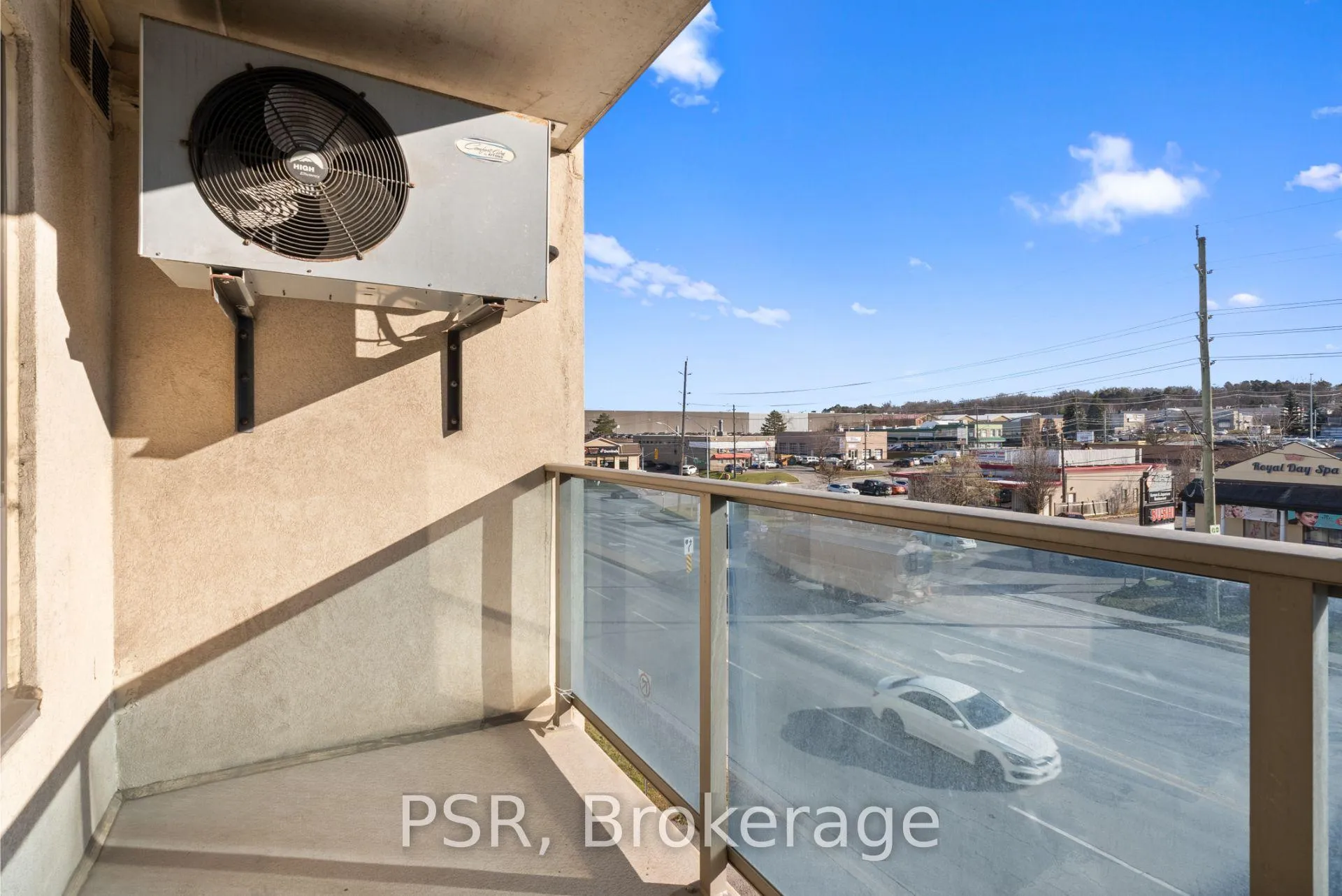 Photo 24 of Unit 303, 160 Wellington Street E, Aurora, Aurora Village — HOMEH