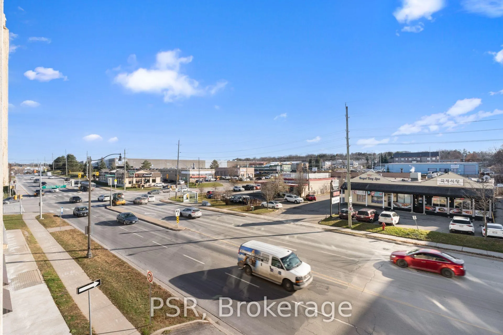 Photo 25 of Unit 303, 160 Wellington Street E, Aurora, Aurora Village — HOMEH