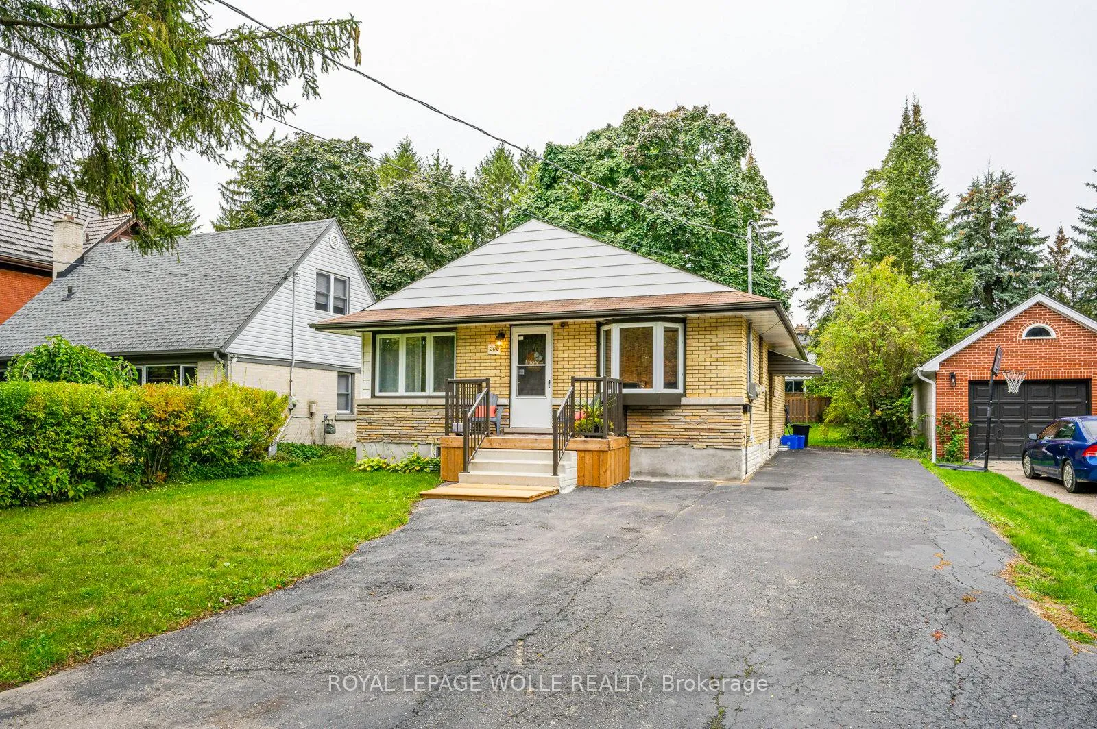 Photo 2 of Unit B, 200 Sheldon Avenue, Kitchener — HOMEH