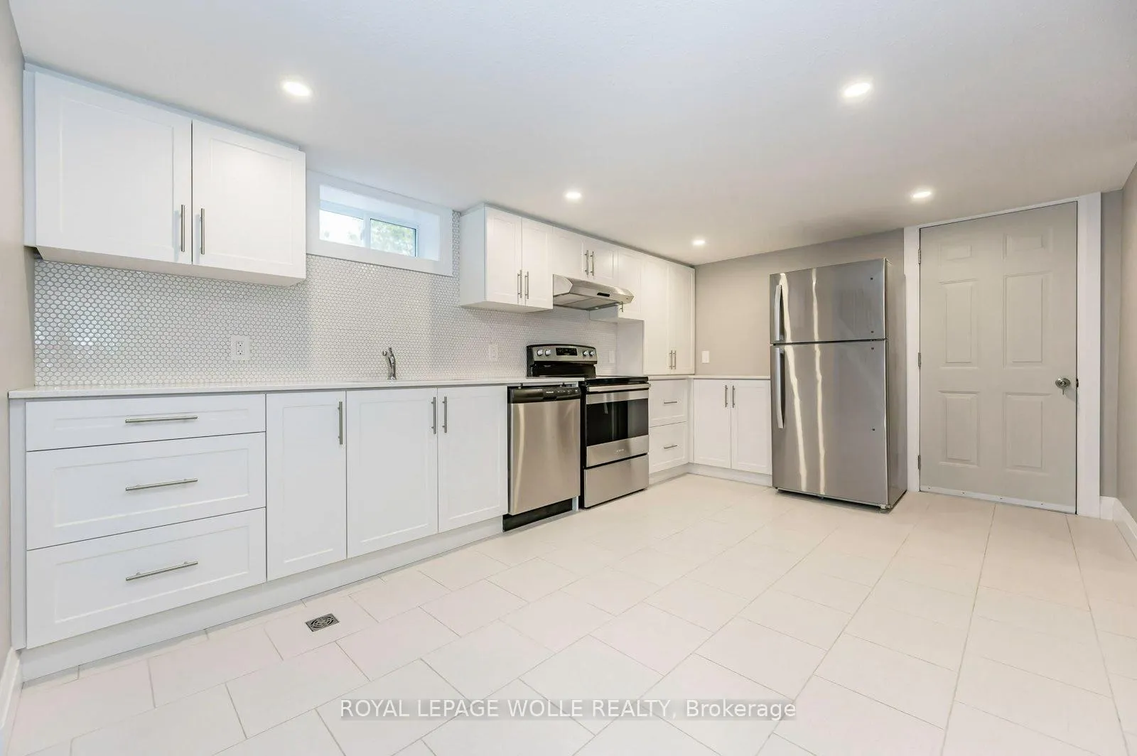 Photo 5 of Unit B, 200 Sheldon Avenue, Kitchener — HOMEH