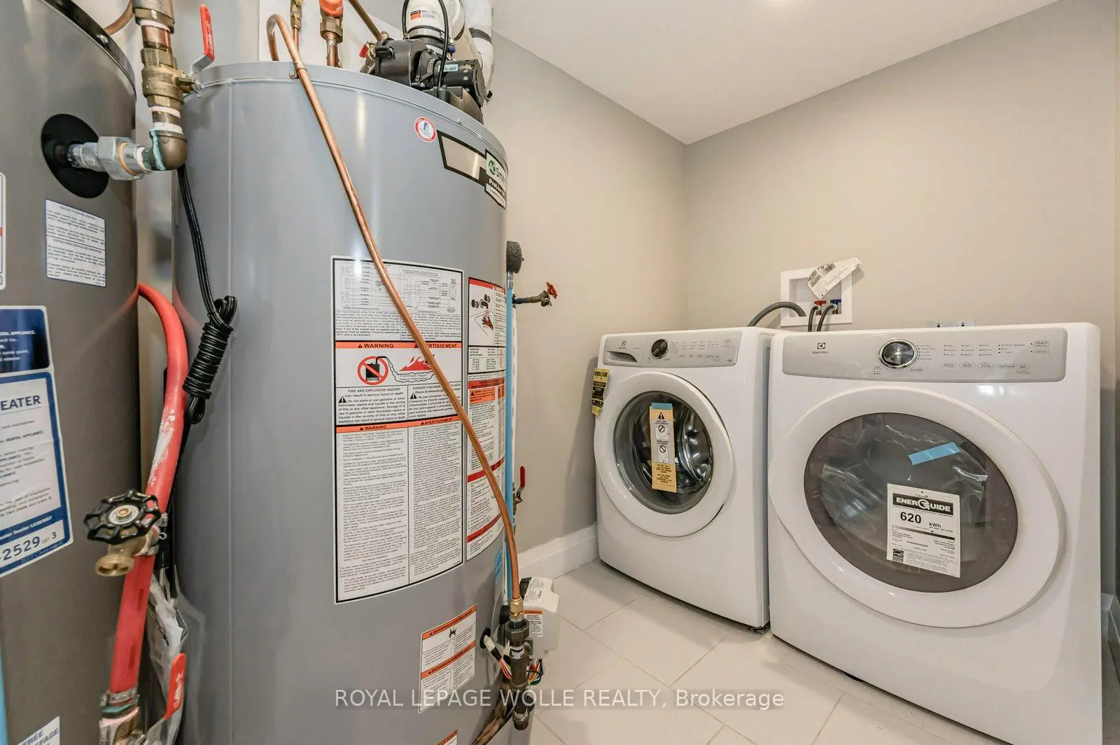 Photo 10 of Unit B, 200 Sheldon Avenue, Kitchener — HOMEH