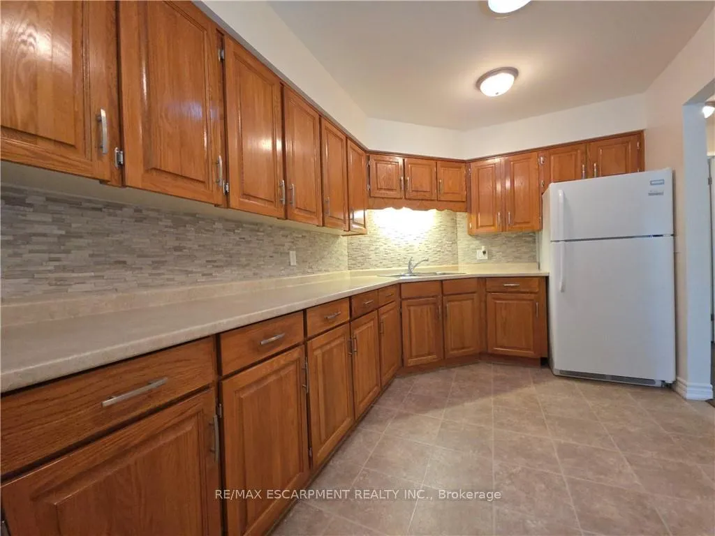 Photo 7 of 1 Szollosy Circle, Hamilton, Kennedy — HOMEH