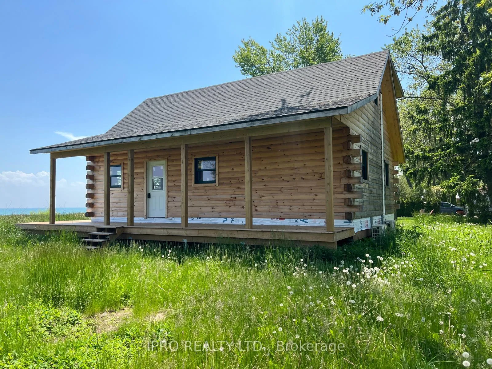 Photo 2 of 12 Beach Boulevard, Leamington — HOMEH