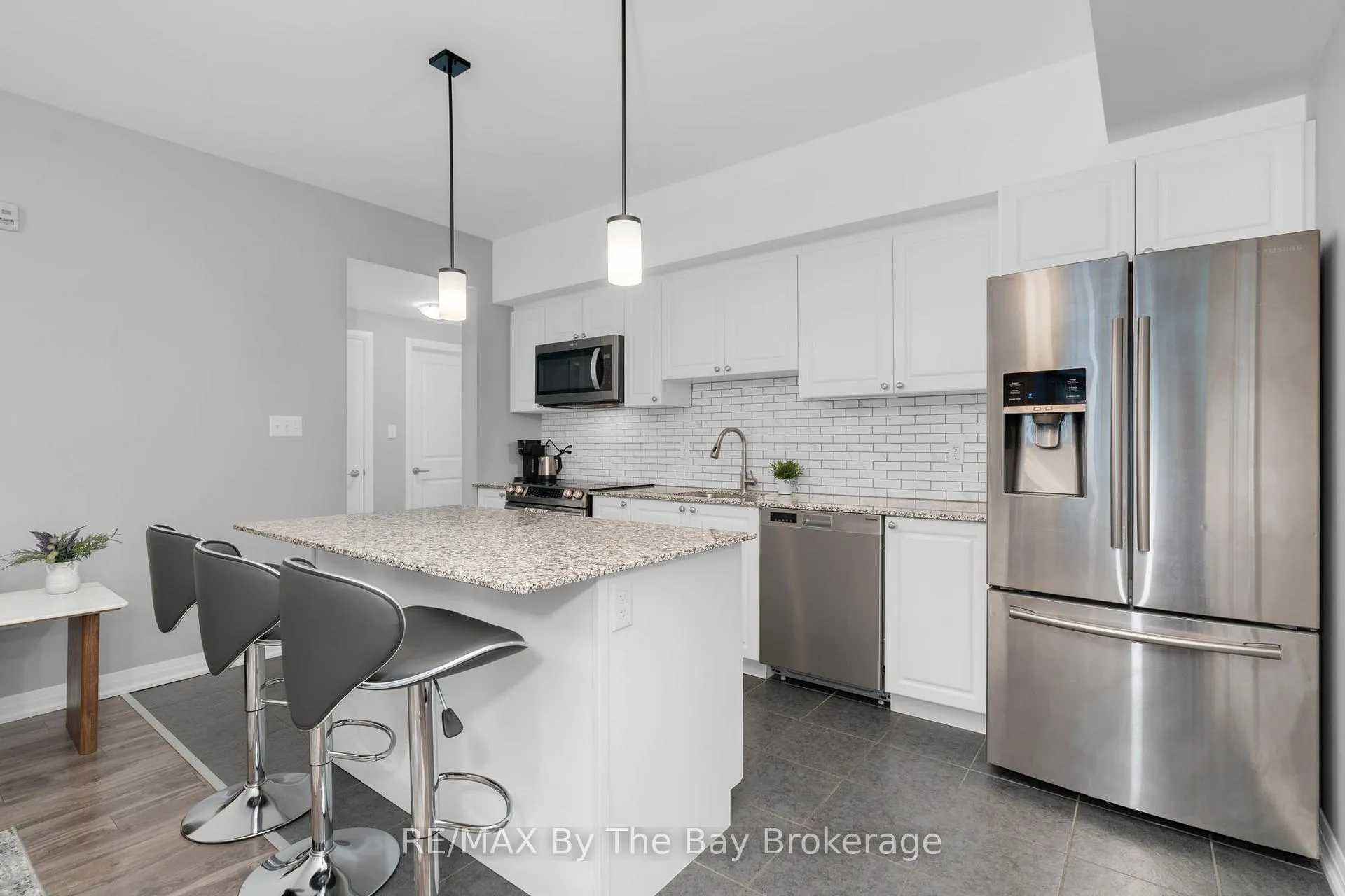 Photo 4 of Unit 309, 300 Essa Road, Barrie, 400 West — HOMEH