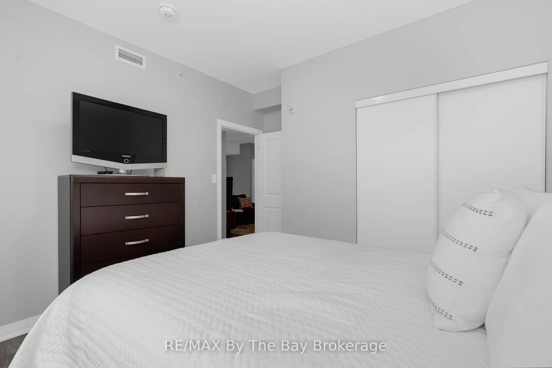 Photo 18 of Unit 309, 300 Essa Road, Barrie, 400 West — HOMEH