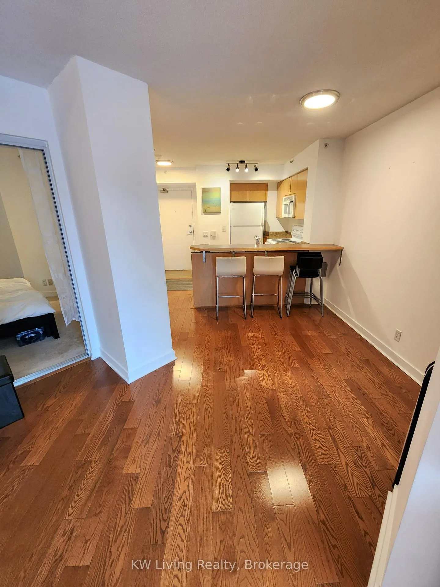 Photo 9 of Unit 331, 361 Front Street W, Toronto, Waterfront Communities — HOMEH