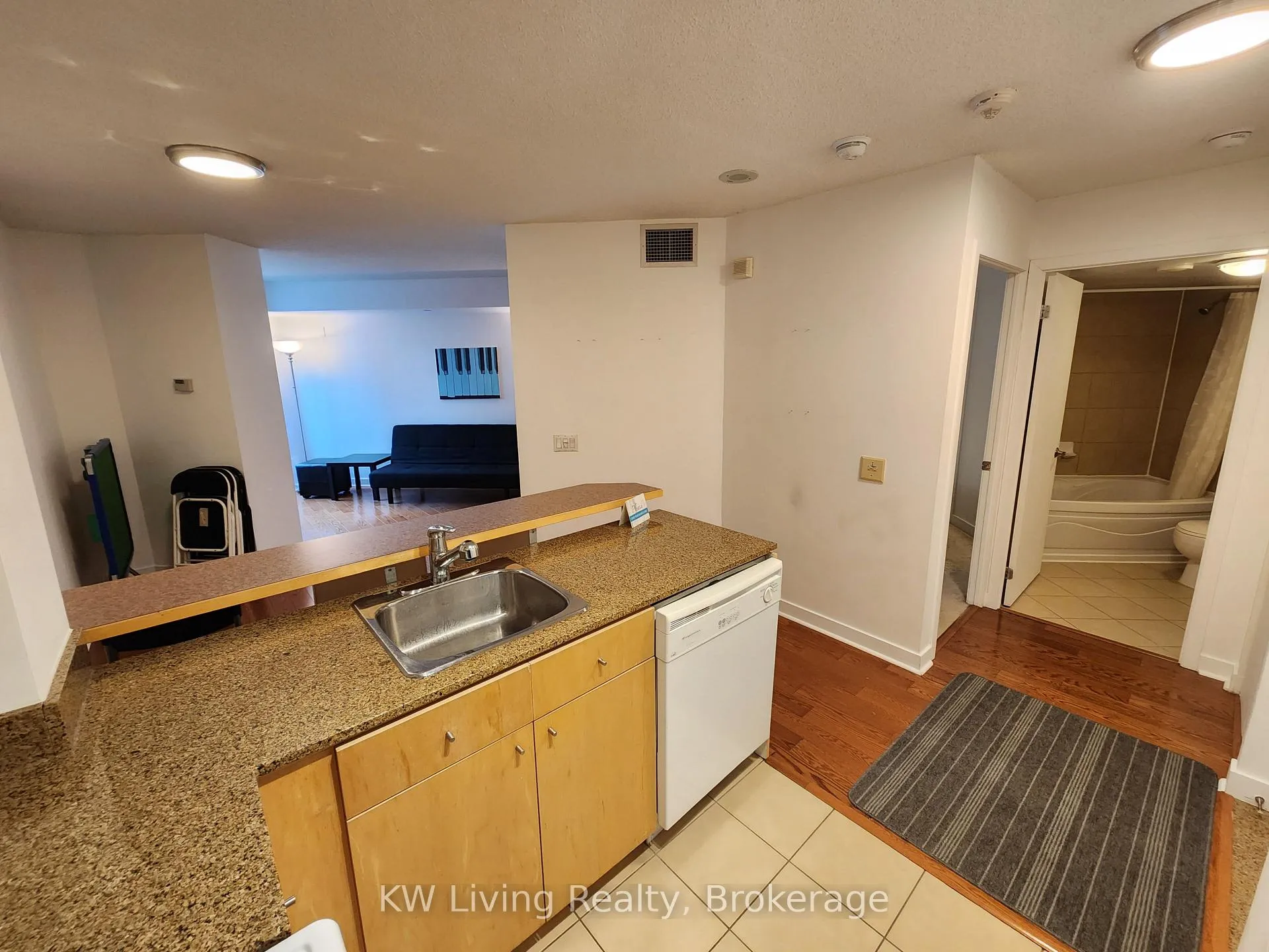 Photo 13 of Unit 331, 361 Front Street W, Toronto, Waterfront Communities — HOMEH
