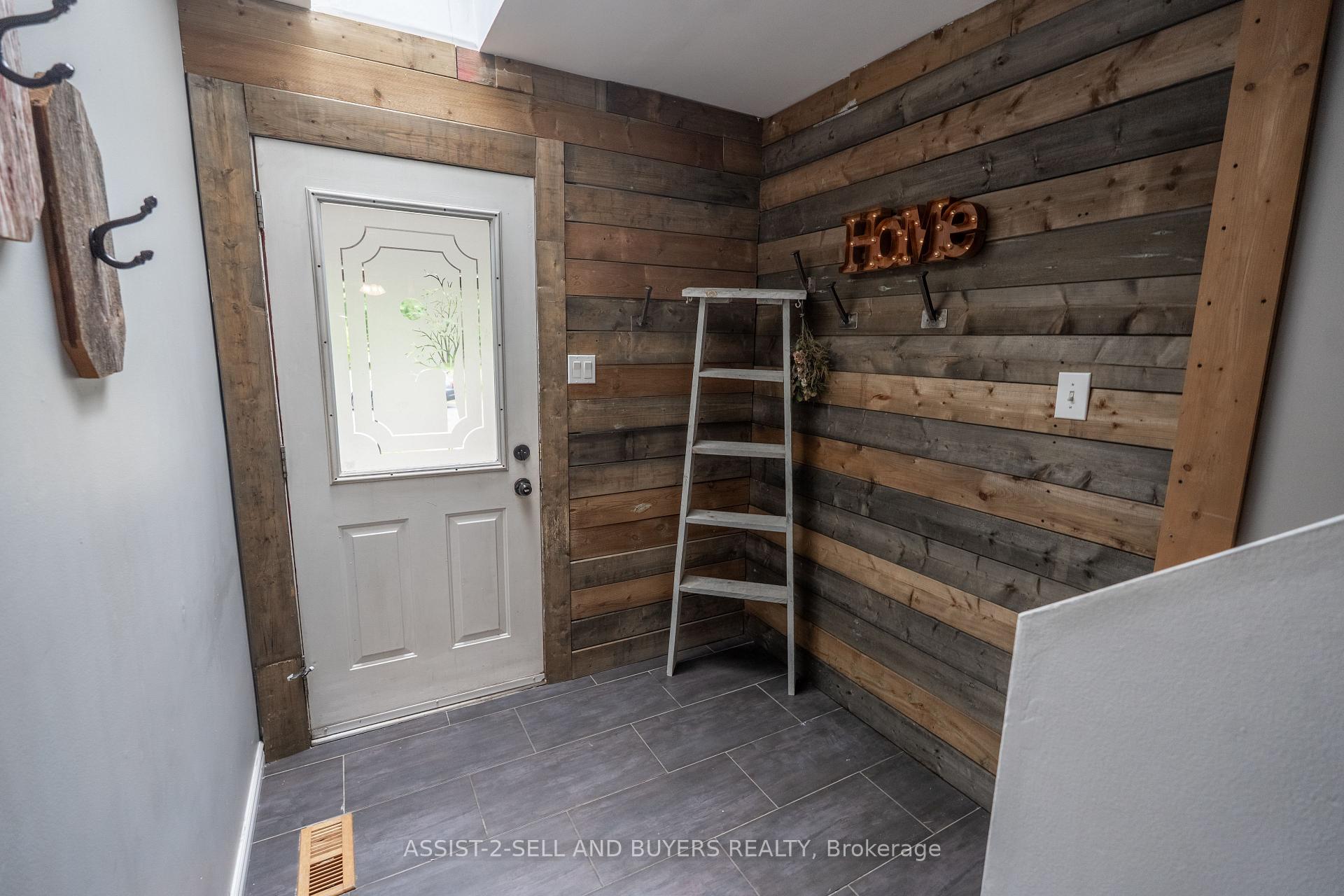 Photo 3 of 541 Mercier Avenue W, Cornwall — HOMEH