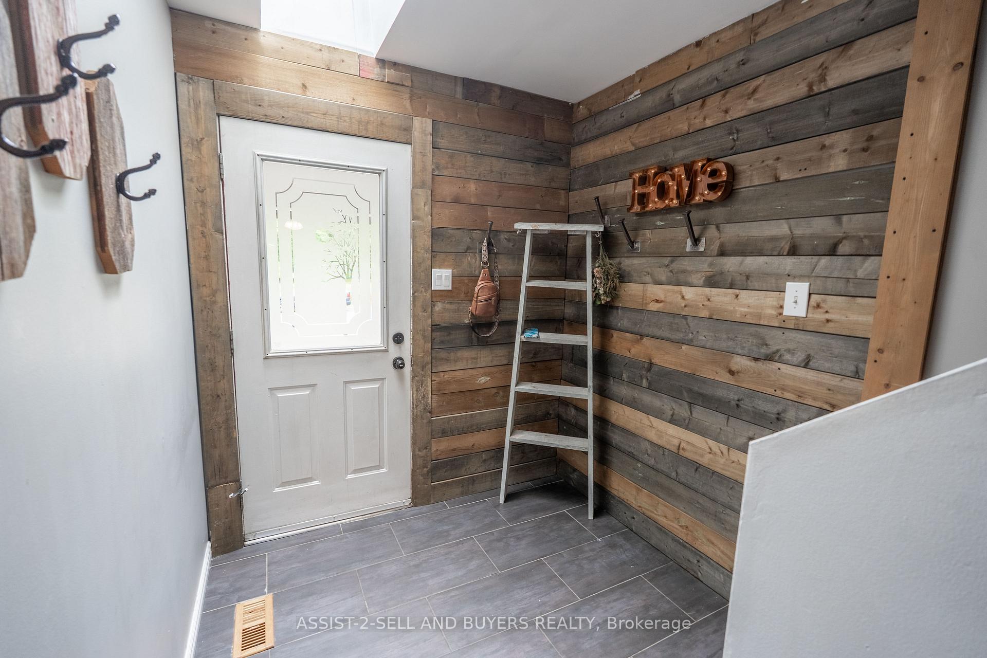 Photo 4 of 541 Mercier Avenue W, Cornwall — HOMEH