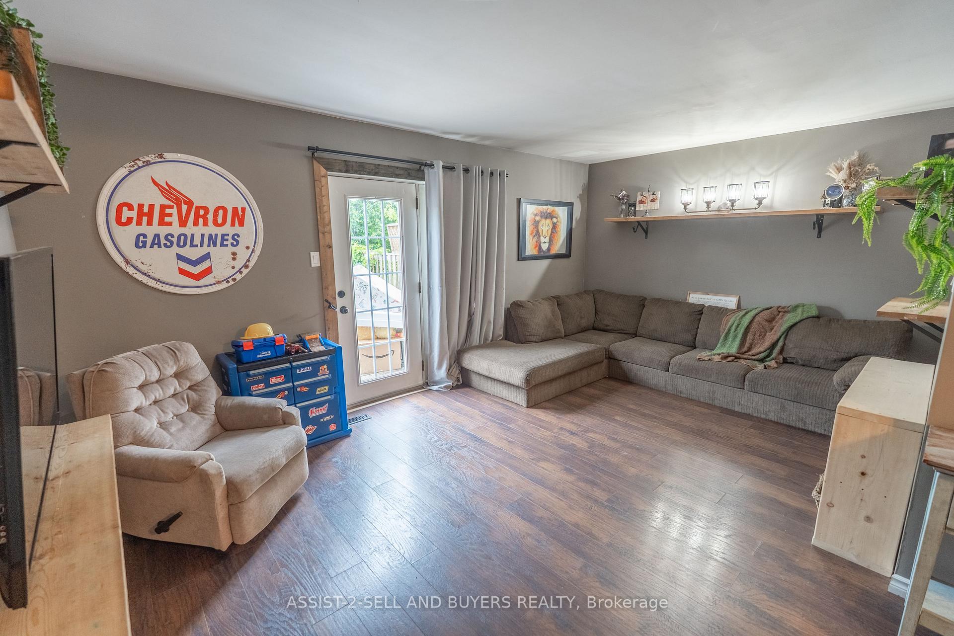Photo 12 of 541 Mercier Avenue W, Cornwall — HOMEH