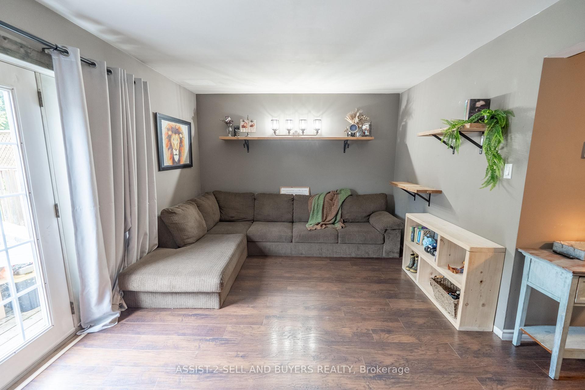 Photo 13 of 541 Mercier Avenue W, Cornwall — HOMEH