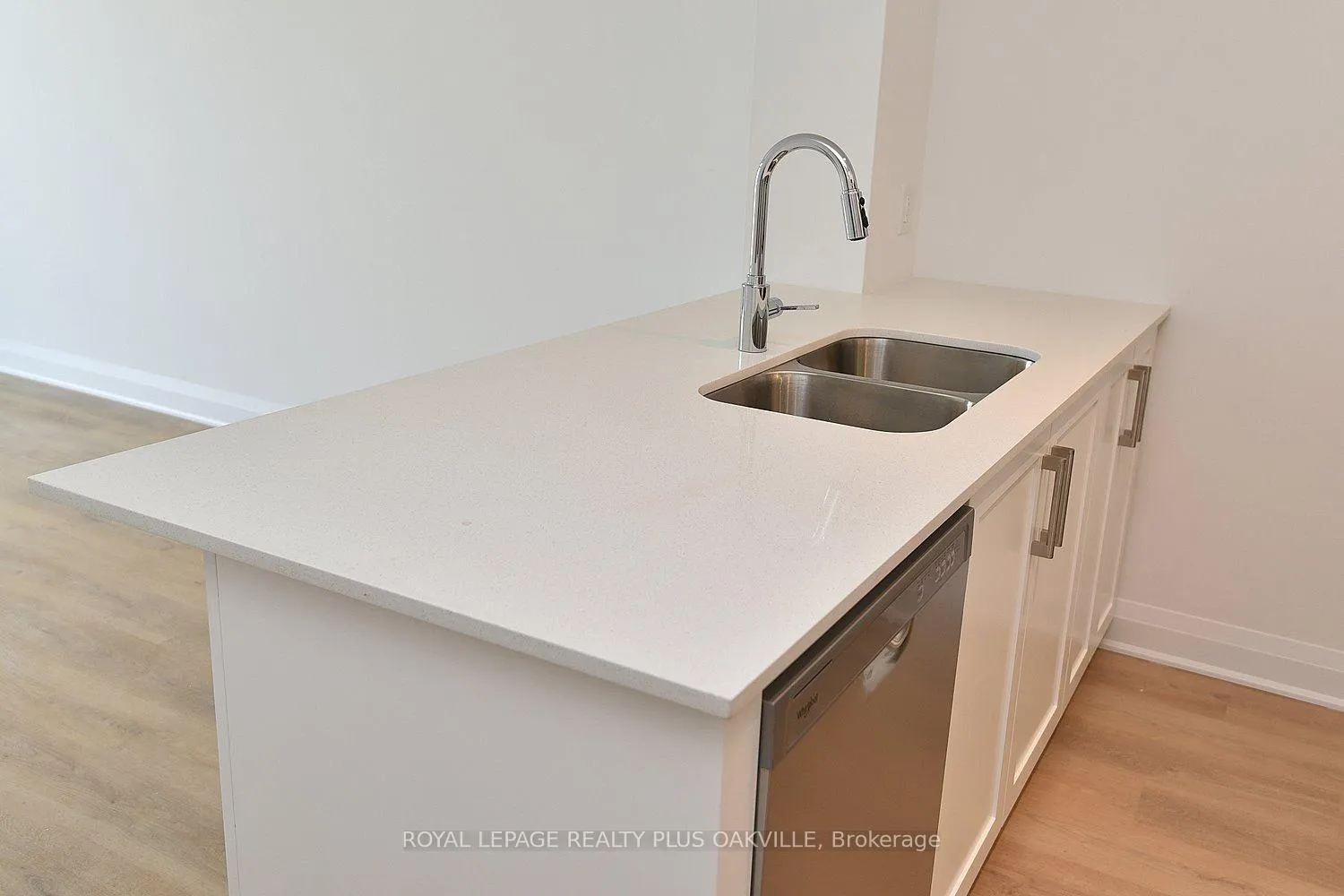 Photo 10 of Unit 513, 1936 Rymal Road E, Hamilton, Stoney Creek Mountain — HOMEH