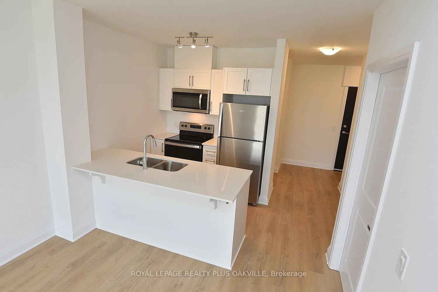 Photo 11 of Unit 513, 1936 Rymal Road E, Hamilton, Stoney Creek Mountain — HOMEH
