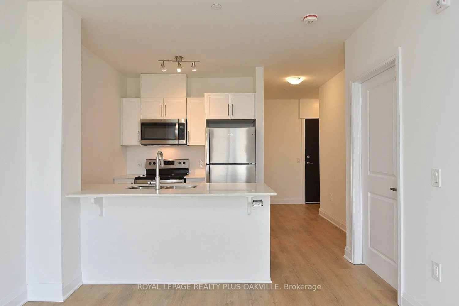 Photo 12 of Unit 513, 1936 Rymal Road E, Hamilton, Stoney Creek Mountain — HOMEH