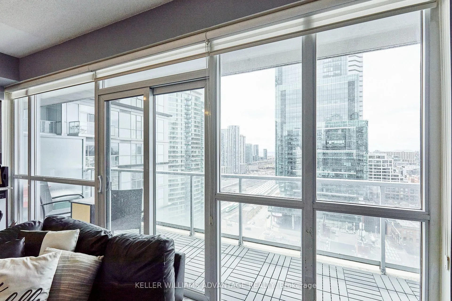 Photo 5 of Unit 2214S, 352 Front Street W, Toronto, Waterfront Communities — HOMEH