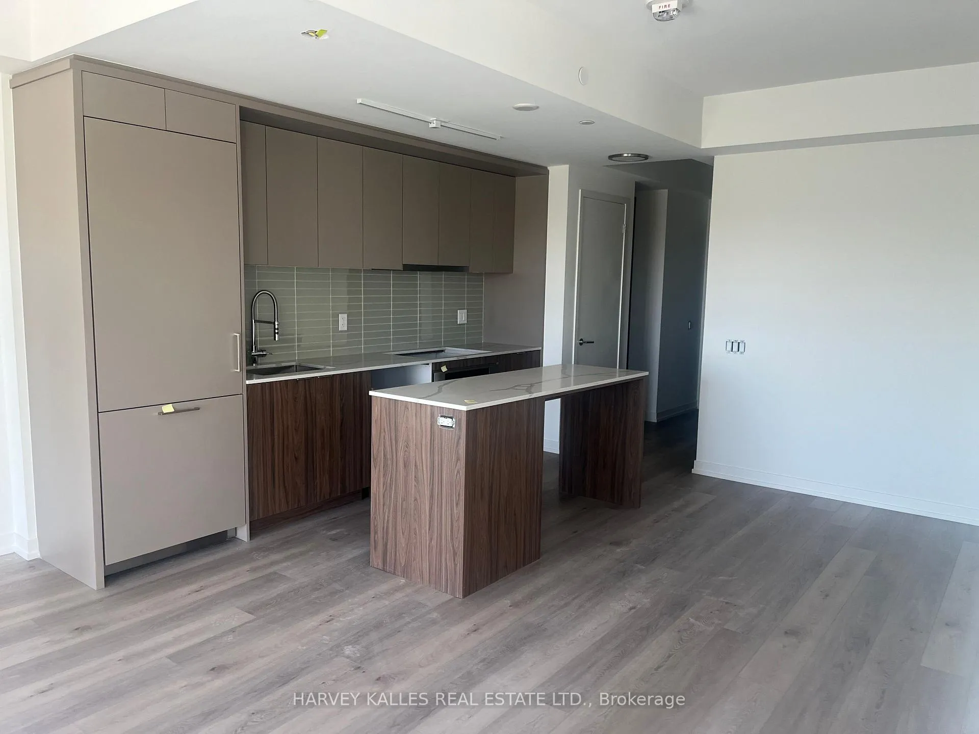 Front of Unit 505, 863 St. Clair Avenue W