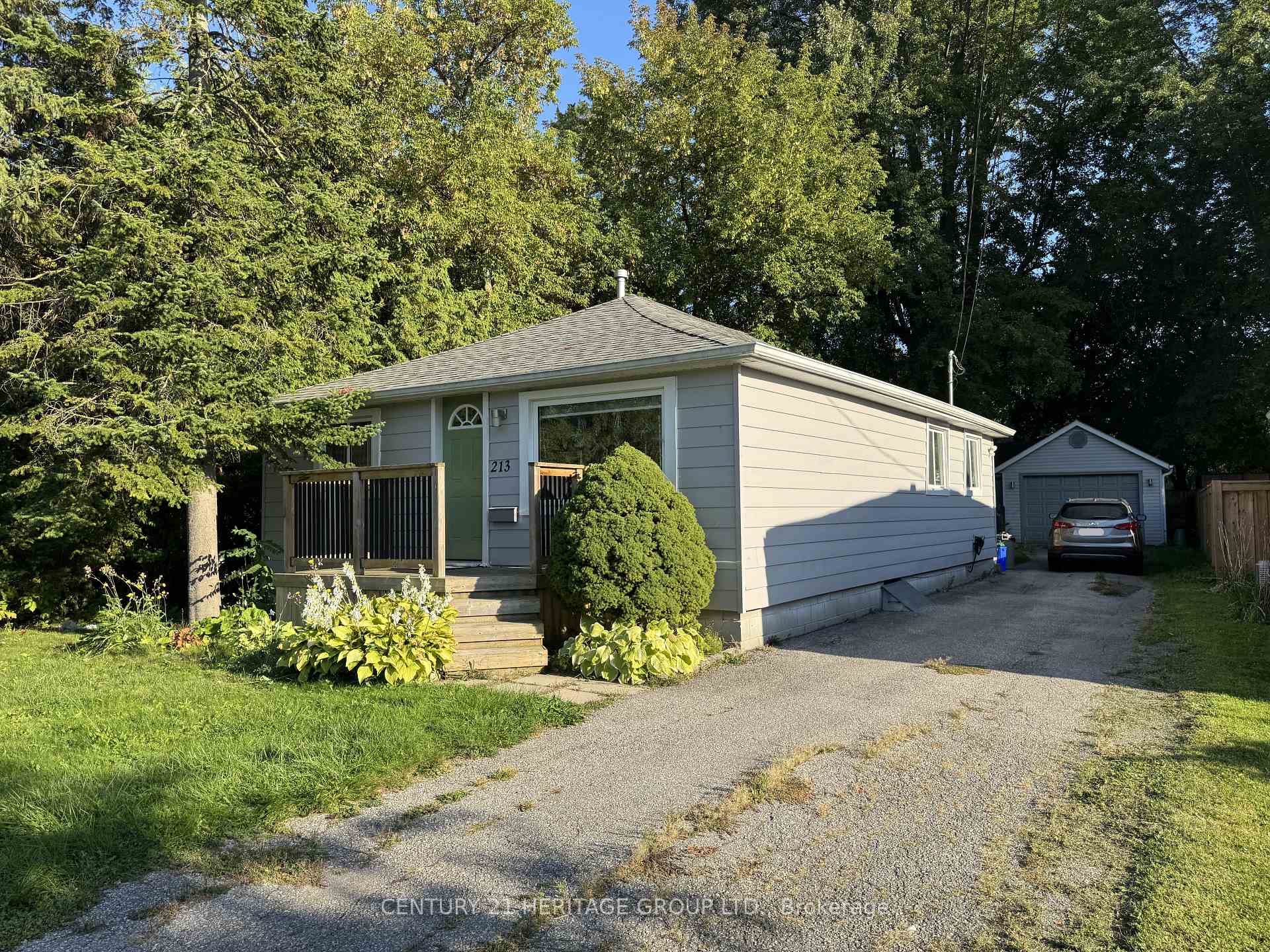 Photo 1 of 213 Pleasant Boulevard, Georgina, Keswick South — HOMEH