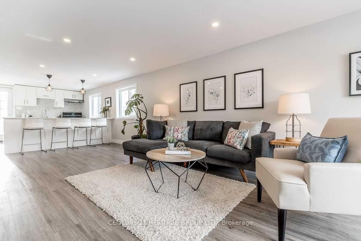 Photo 2 of 213 Pleasant Boulevard, Georgina, Keswick South — HOMEH