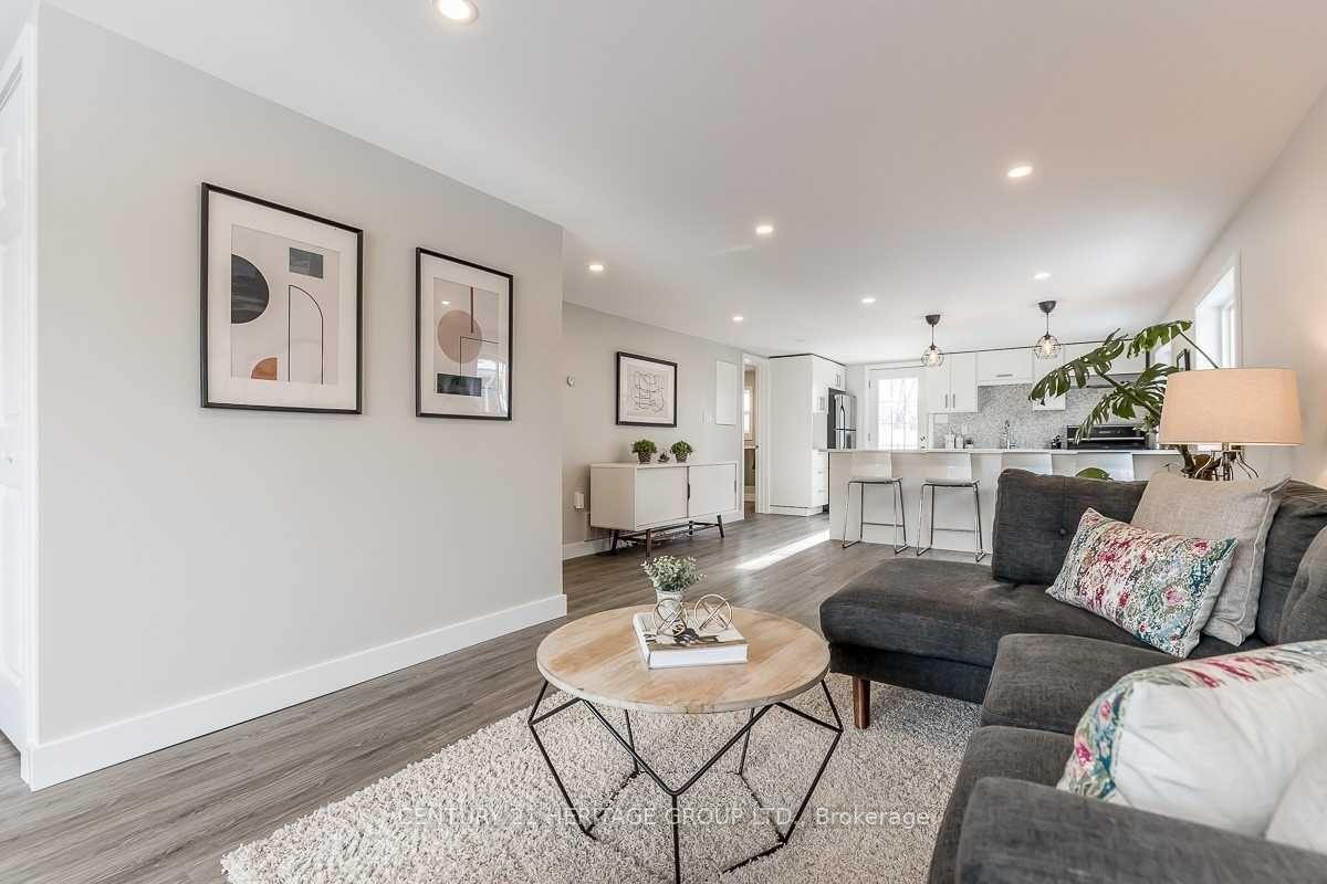 Photo 4 of 213 Pleasant Boulevard, Georgina, Keswick South — HOMEH