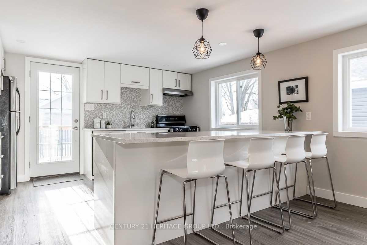 Photo 5 of 213 Pleasant Boulevard, Georgina, Keswick South — HOMEH